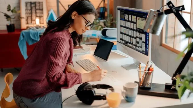 Online Freelance Jobs, From Social Media Manager to Voice Over Online Freelance Jobs, From Social Media Manager to Voice Over